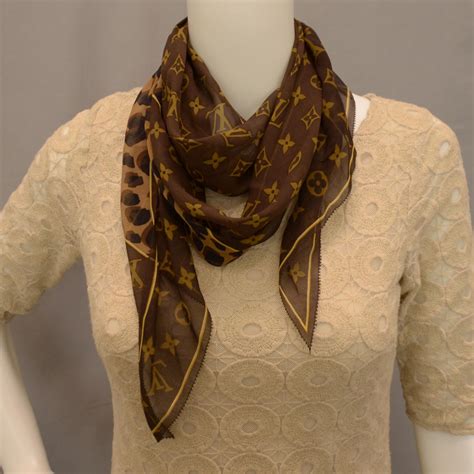 leopard sjaal louis vuitton|Louis Vuitton scarves for women.